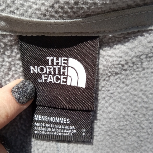 The North Face Men's 1/4 Zip-Up Pull Over Sweater in Light Gray Size Small - Picture 3 of 6